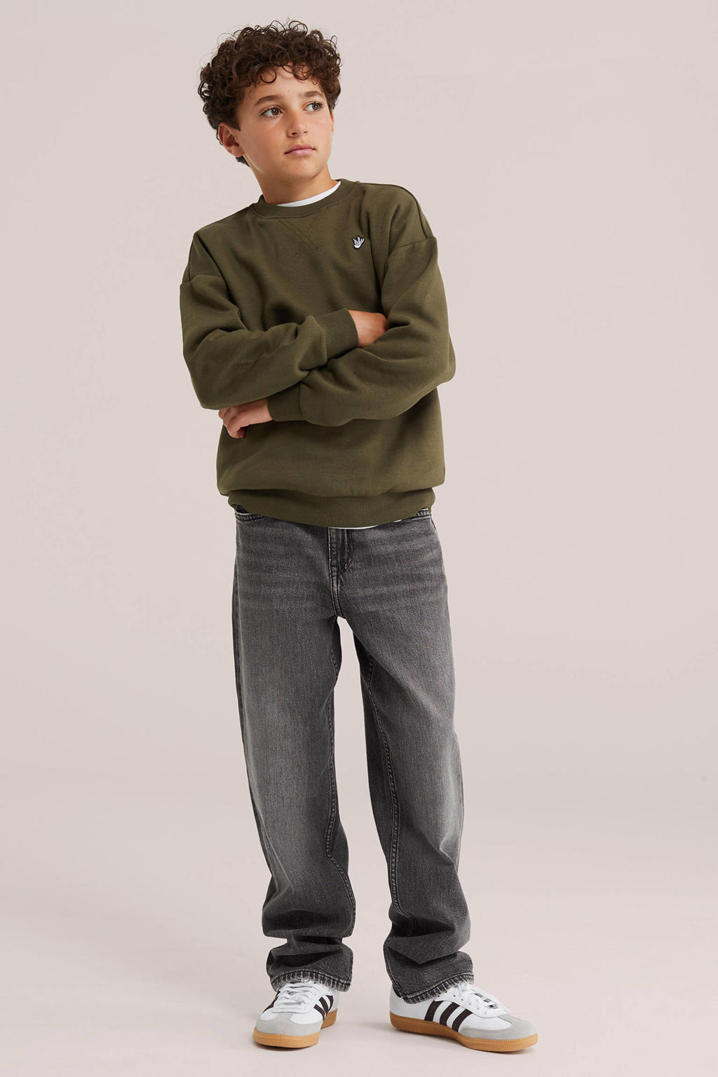 Olijfgroene jongens WE Fashion sweater met effen, lange mouwen, ronde hals en geribde boorden