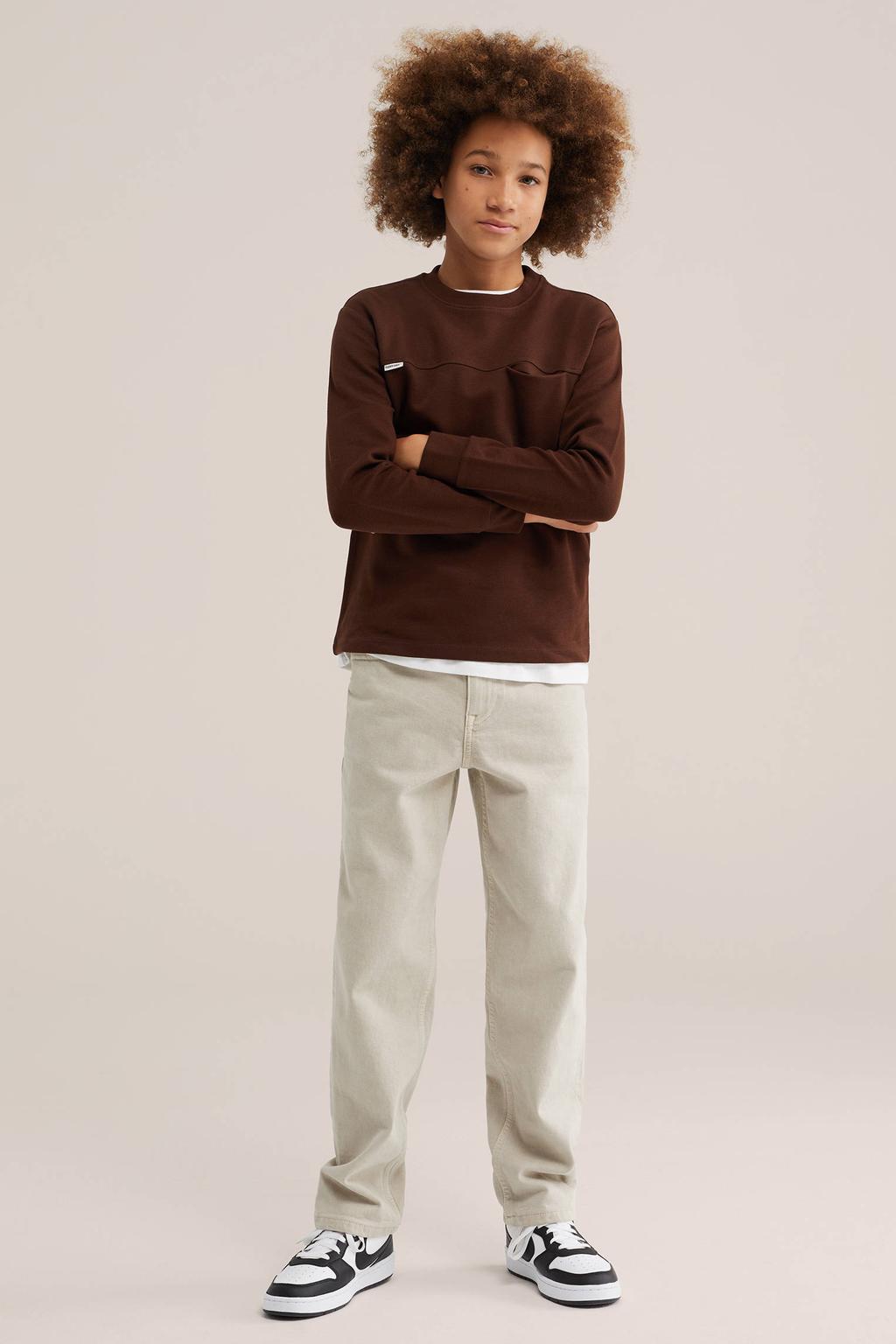 Bruine jongens WE Fashion longsleeve van katoen met effen, lange mouwen, ronde hals en geribde boorden