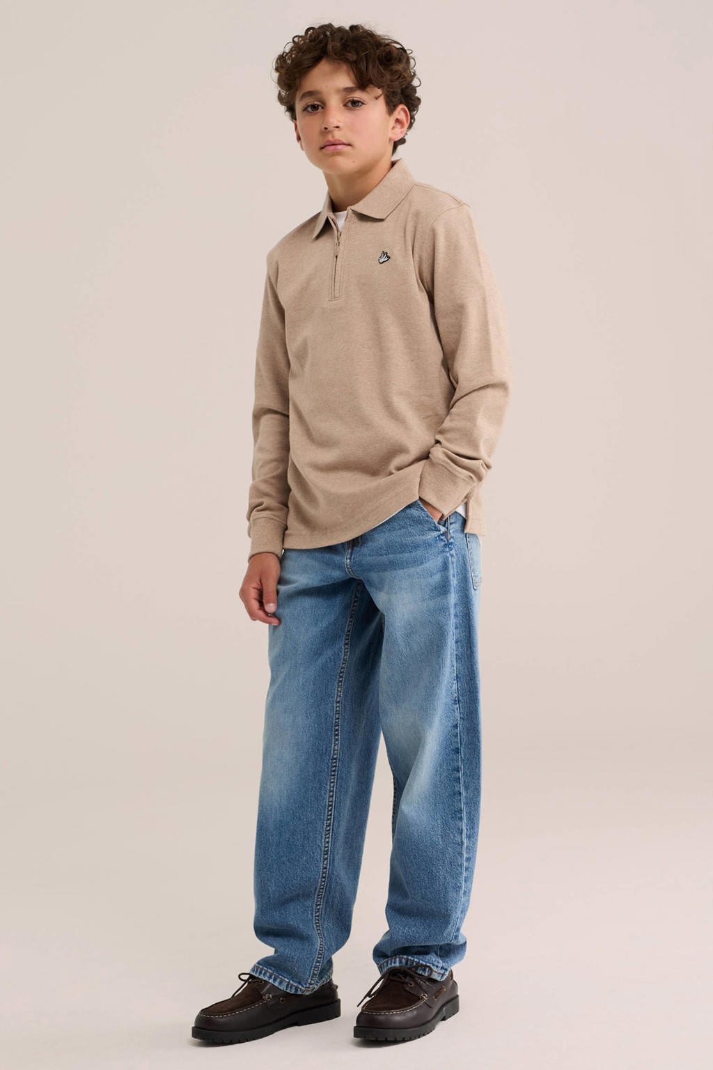 Lichtbruine jongens WE Fashion sweater met effen, lange mouwen, polo kraag, halve rits en geribde boorden