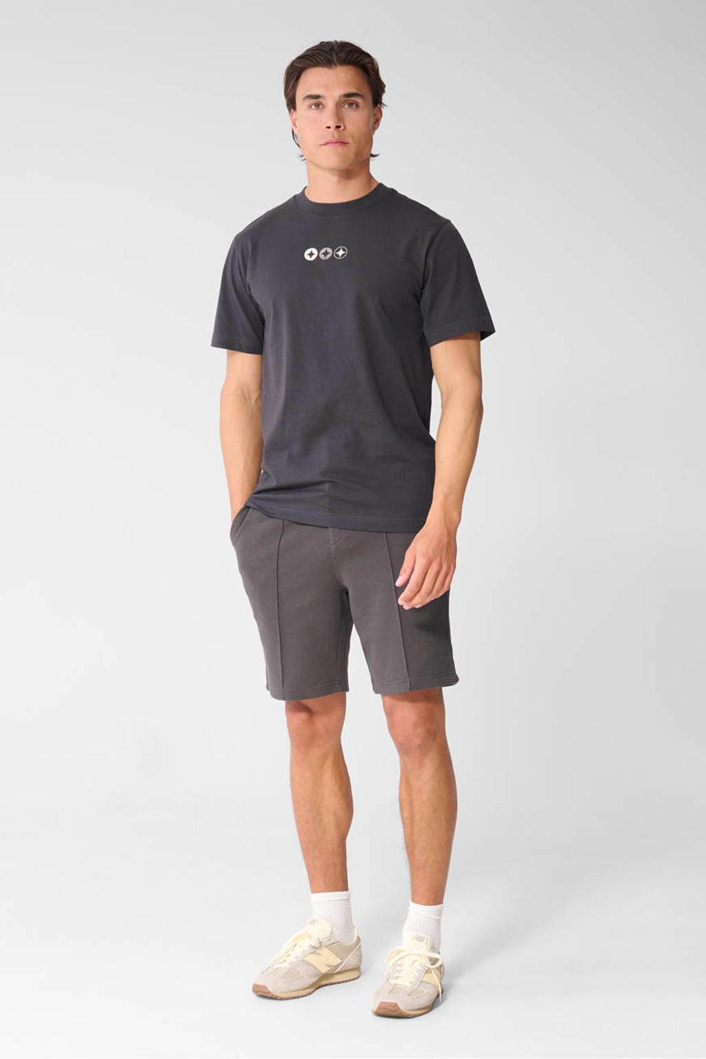 Antraciete heren Shoeby regular T-shirt van katoen met logo dessin, korte mouwen en ronde hals