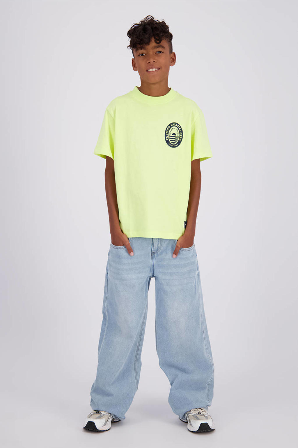 Light blue denim jongens Vingino Luca baggy jeans van denim met regular waist, rits- en knoopsluiting en effen