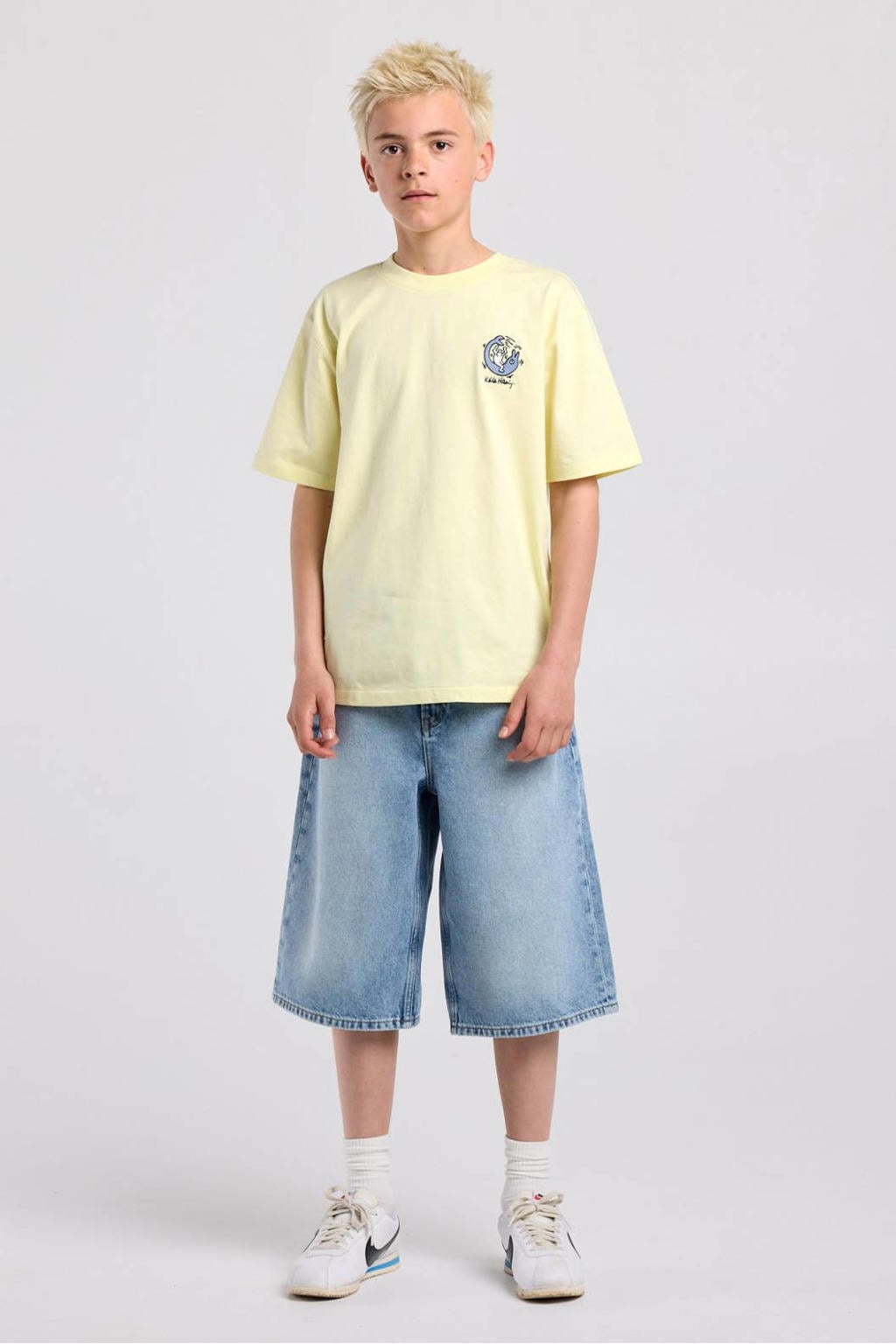 America Today rechtvallend T-shirt met print - geel