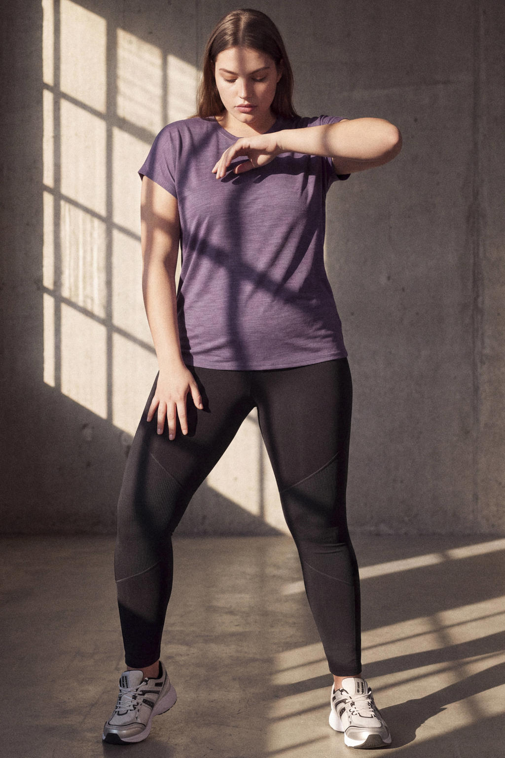 Donkerpaarse dames ONLY PLAY CURVY sportshirt Plus Size van polyester met korte mouwen