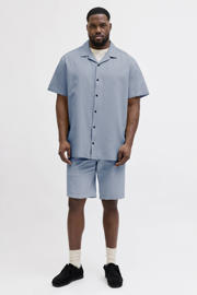 thumbnail: Set van 2 blauwe heren JACK & JONES PLUS SIZE relaxed casual overhemd van katoen met effen, korte mouwen, reverskraag, knoopsluiting en textuur