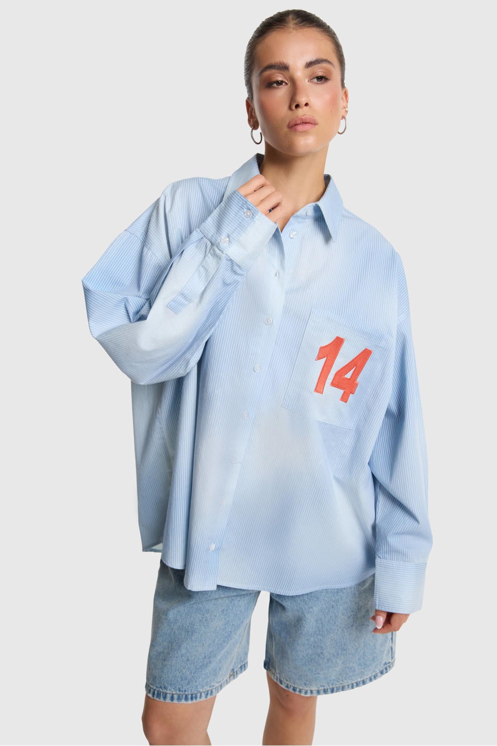 Alix the Label oversized blouse met krijtstreep - lichtblauw