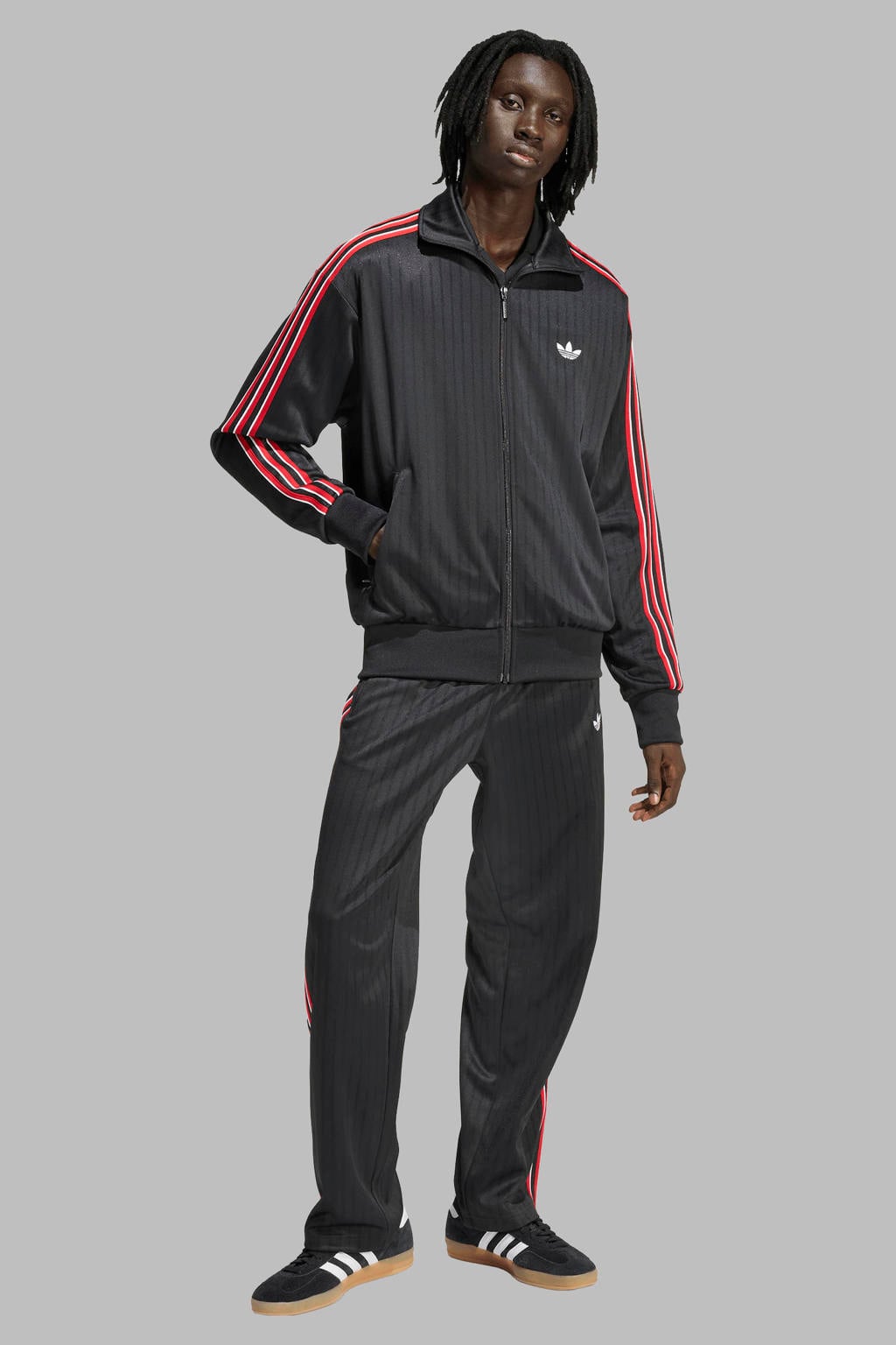 Zwart en rode heren adidas Originals trainingsjack Firebird van polyester met strepenprint, lange mouwen, opstaande kraag en ritssluiting