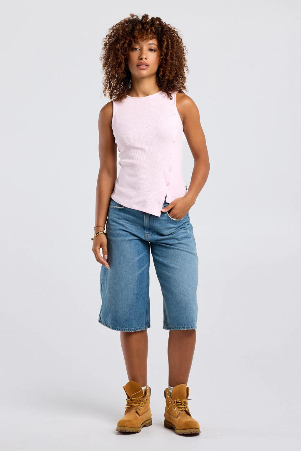 America Today top - lichtroze