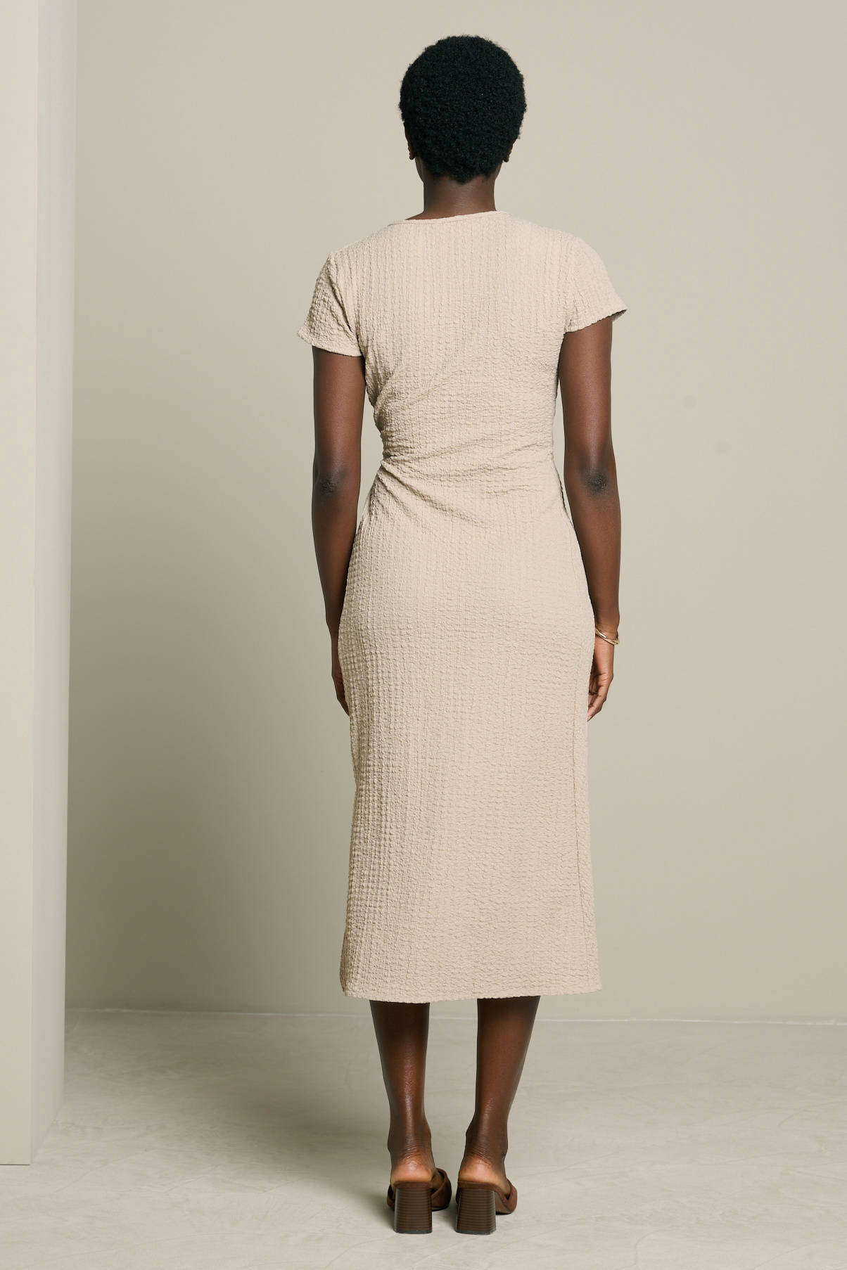 T3DL LOLALIZA midi jurk met knoopdetail - taupe | wehkamp