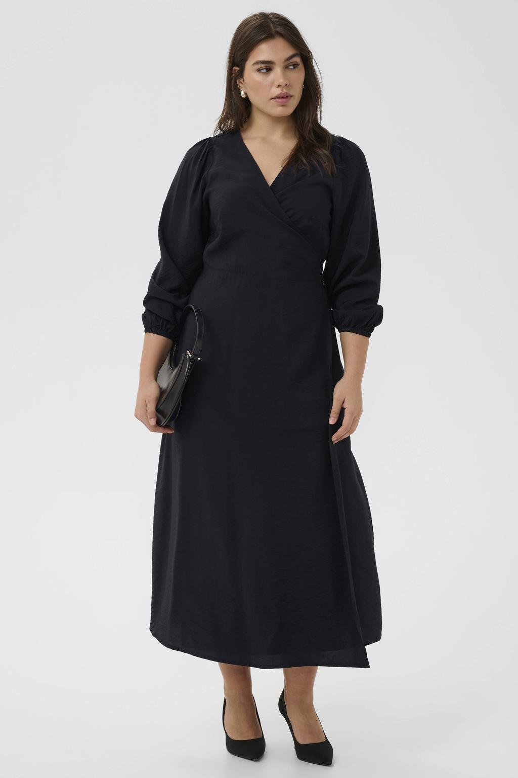 Marineblauw dames Kaffe Curve viscose maxi wikkeljurk Plus Size blauw met effen, lange mouwen en striksluiting