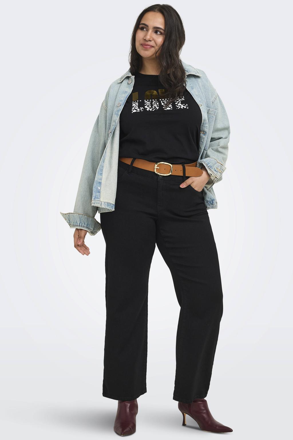 Zwart, goud en witte dames ONLY CARMAKOMA T-shirt Plus Size van katoen met tekst print en korte mouwen