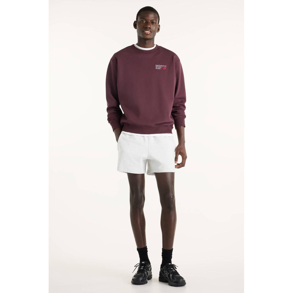 Donkerrode heren New Balance sweater met logo dessin, lange mouwen en ronde hals