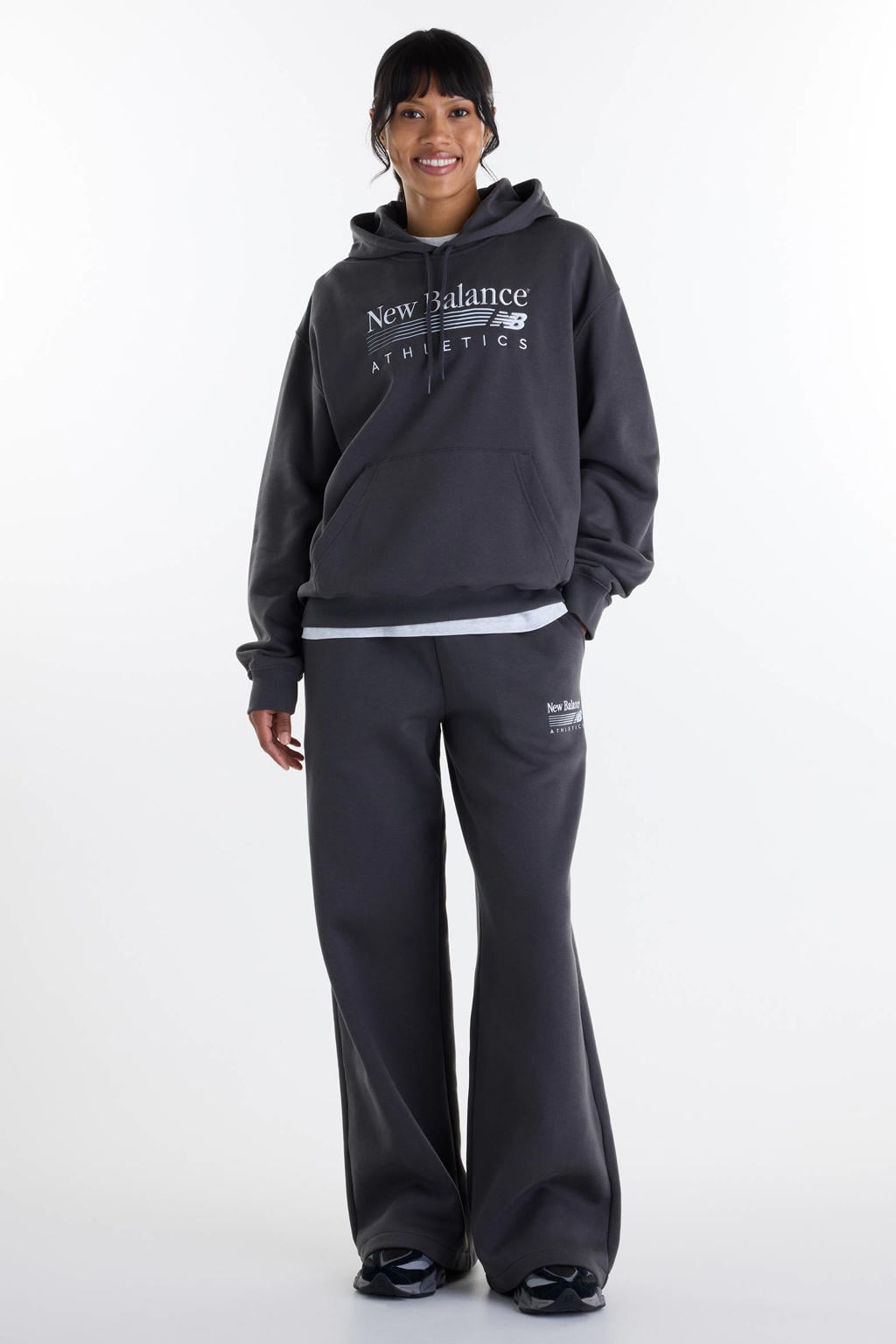 Zwarte dames New Balance fleece regular waist wide leg joggingbroek met elastische tailleband met koord en effen