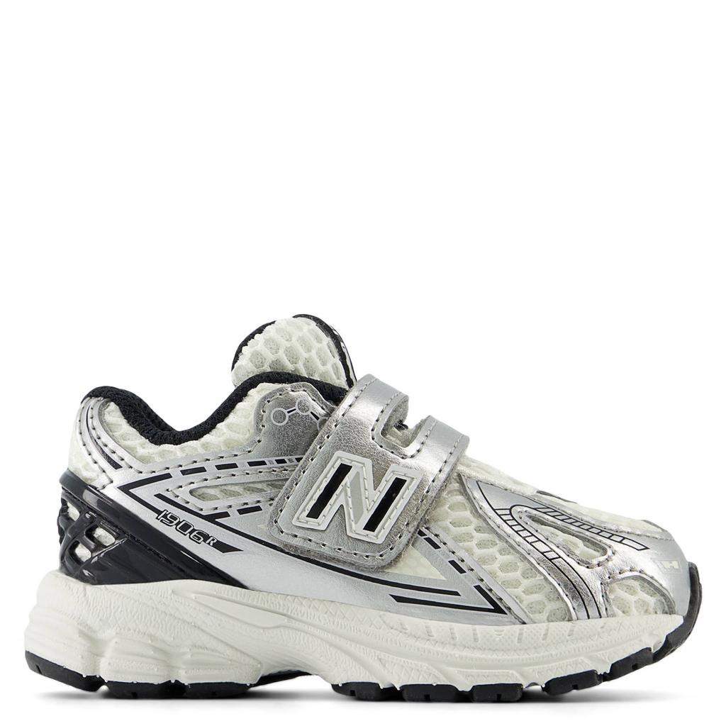 Zilver en witte jongens en meisjes New Balance 1906 sneakers - metallic met veters