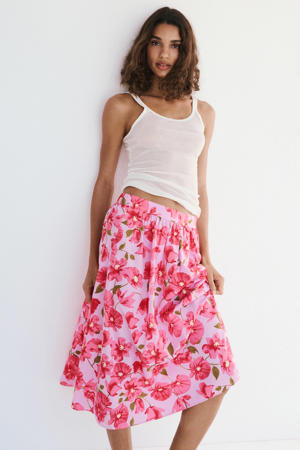 gebloemde midi rok - roze