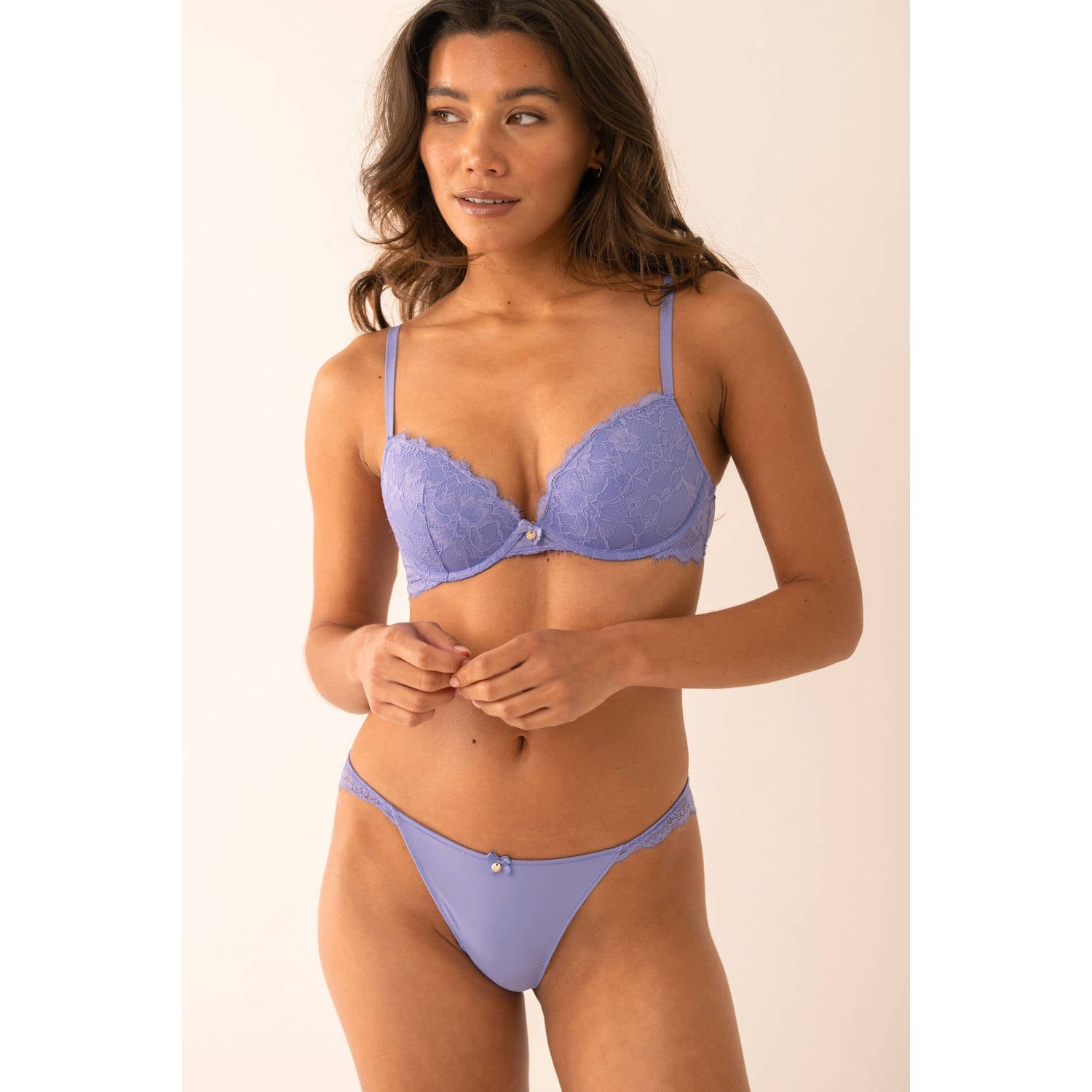 Sam Friday string lila