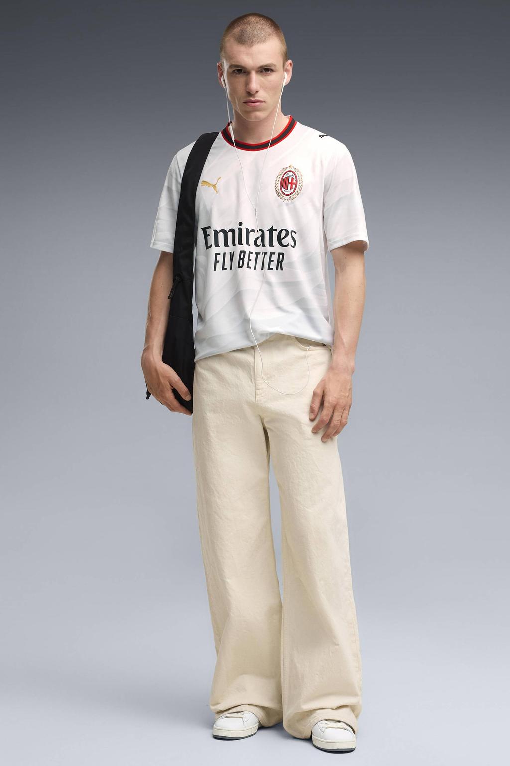 Witte heren Puma Senior AC Milan voetbalshirt uit van polyester met korte mouwen en ronde hals