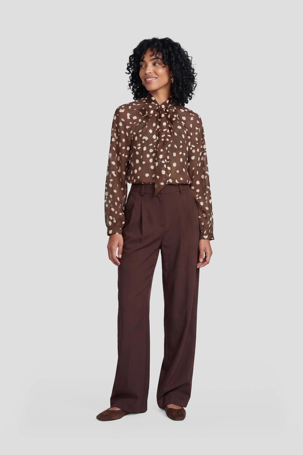 Ruby tranparante blouse met polkadotprint bruin