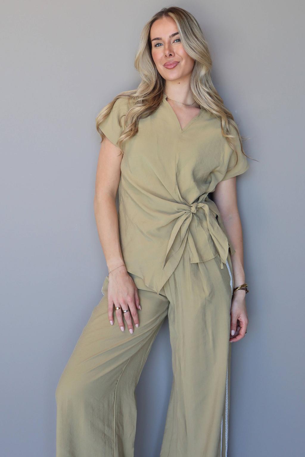 Beige dames Elvira Collections top van modal met effen, korte mouwen en V-hals