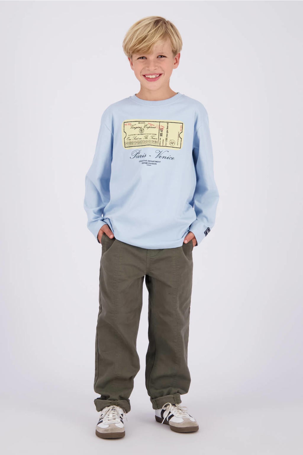 Lichtblauwe jongens Vingino longsleeve van katoen met printopdruk, lange mouwen en ronde hals