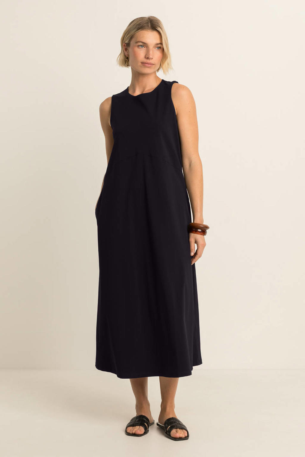 Zwarte dames Expresso midi zomerjurk van travelstof met effen en ronde hals
