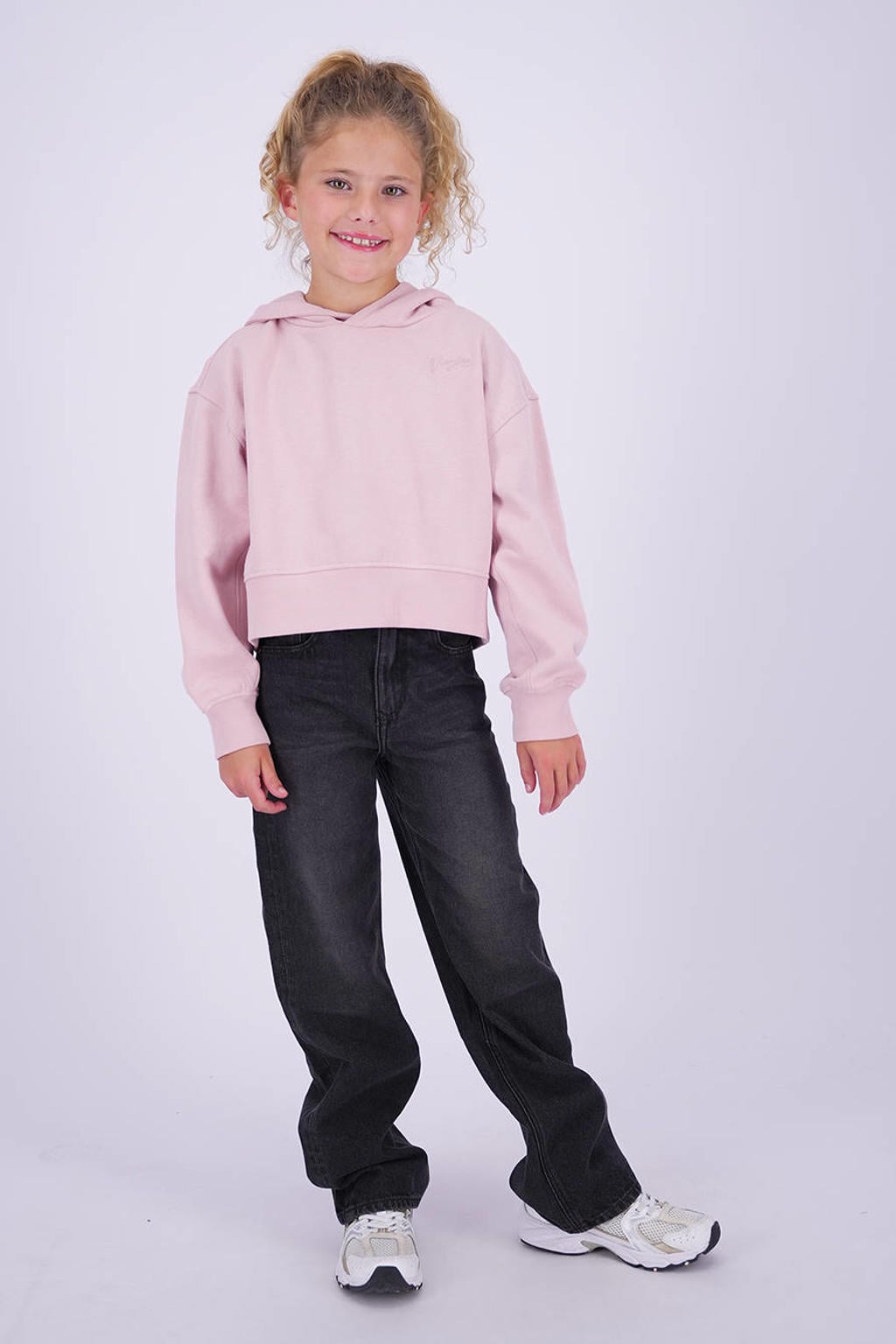 Black denim meisjes Vingino Cristie high waist straight leg jeans van stretchdenim met rits- en knoopsluiting en effen