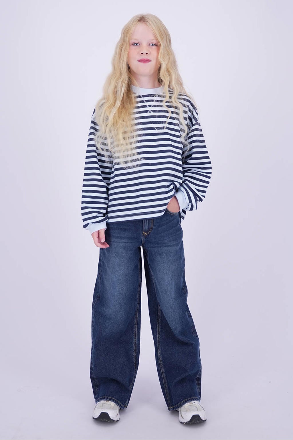 Dark blue denim meisjes Vingino Cherry wide leg jeans van denim met high waist, rits- en knoopsluiting en effen