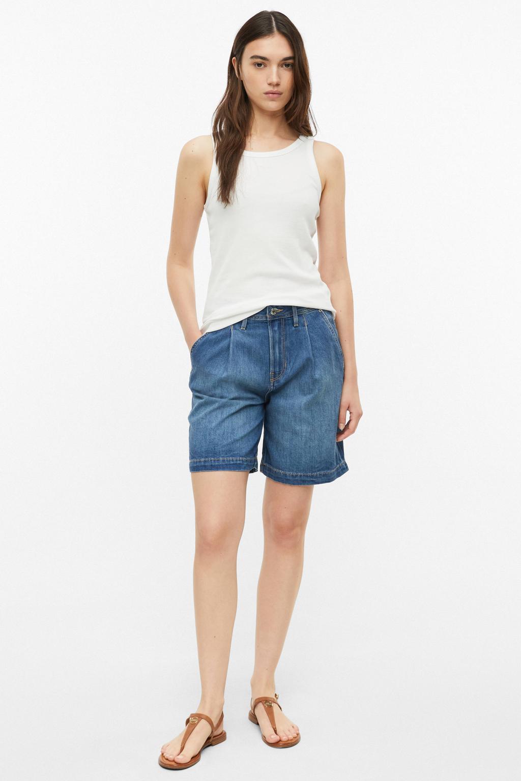 s.Oliver loose fit denim short met plooien - mediumblauw
