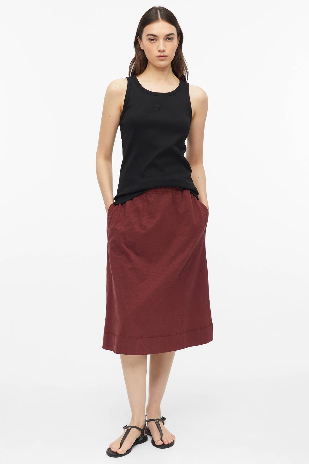 Donkerrode dames s.Oliver relaxed fit midi rok gemaakt van katoen en met elastische tailleband