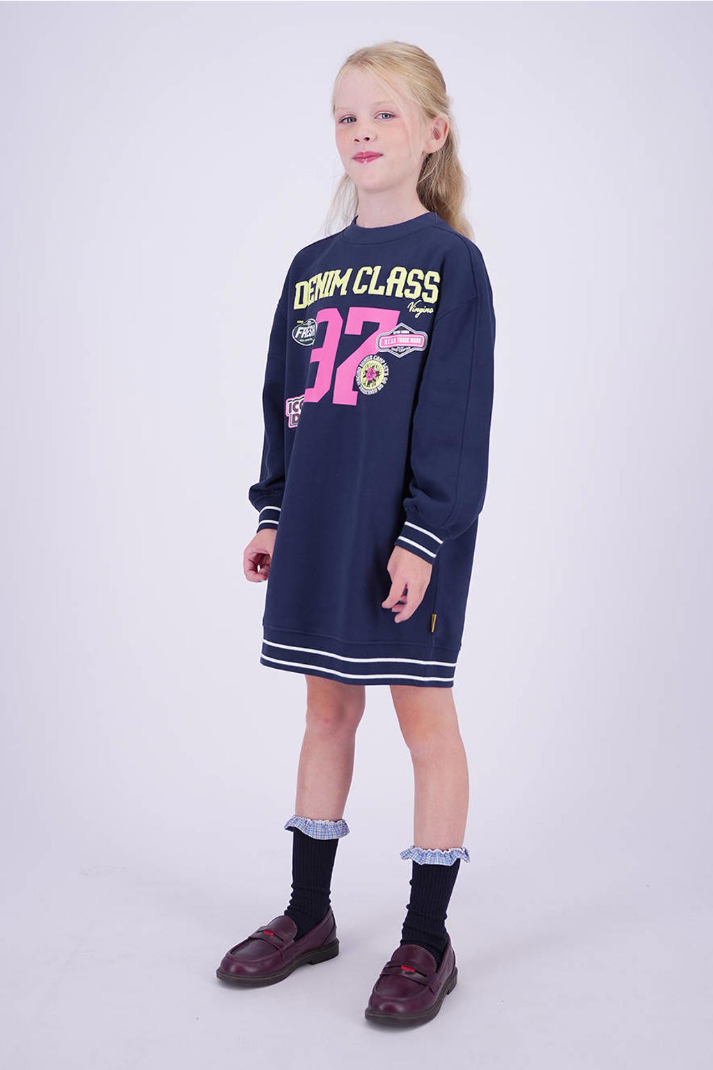 Donkerblauwe meisjes Vingino midi sweatjurk met printopdruk en geribde boorden