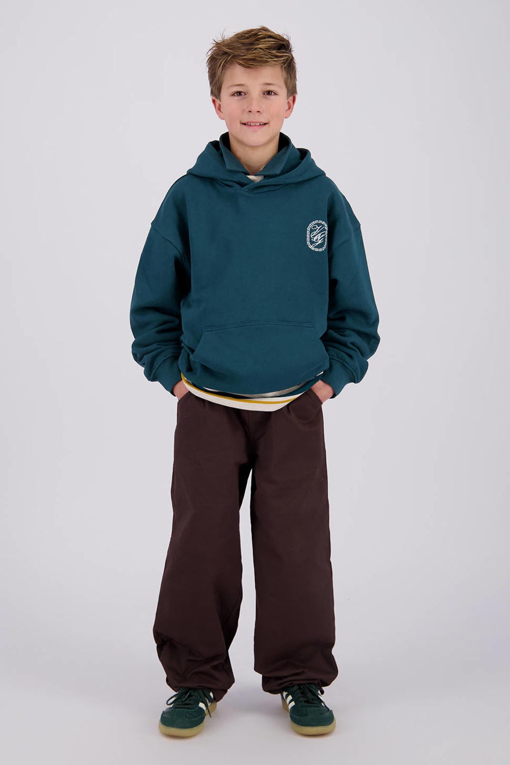 Donkergroene jongens Vingino hoodie van sweat materiaal met printopdruk, lange mouwen en capuchon