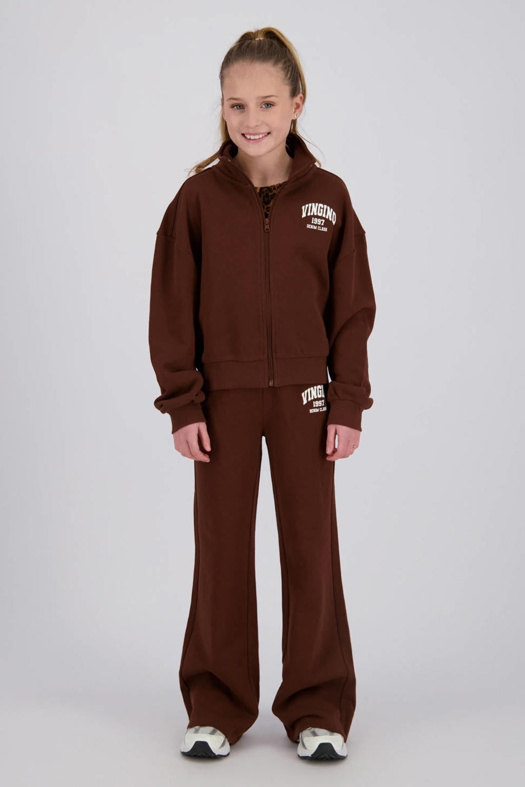 Bruine meisjes Vingino wide leg joggingbroek van sweat materiaal met high waist en logo dessin