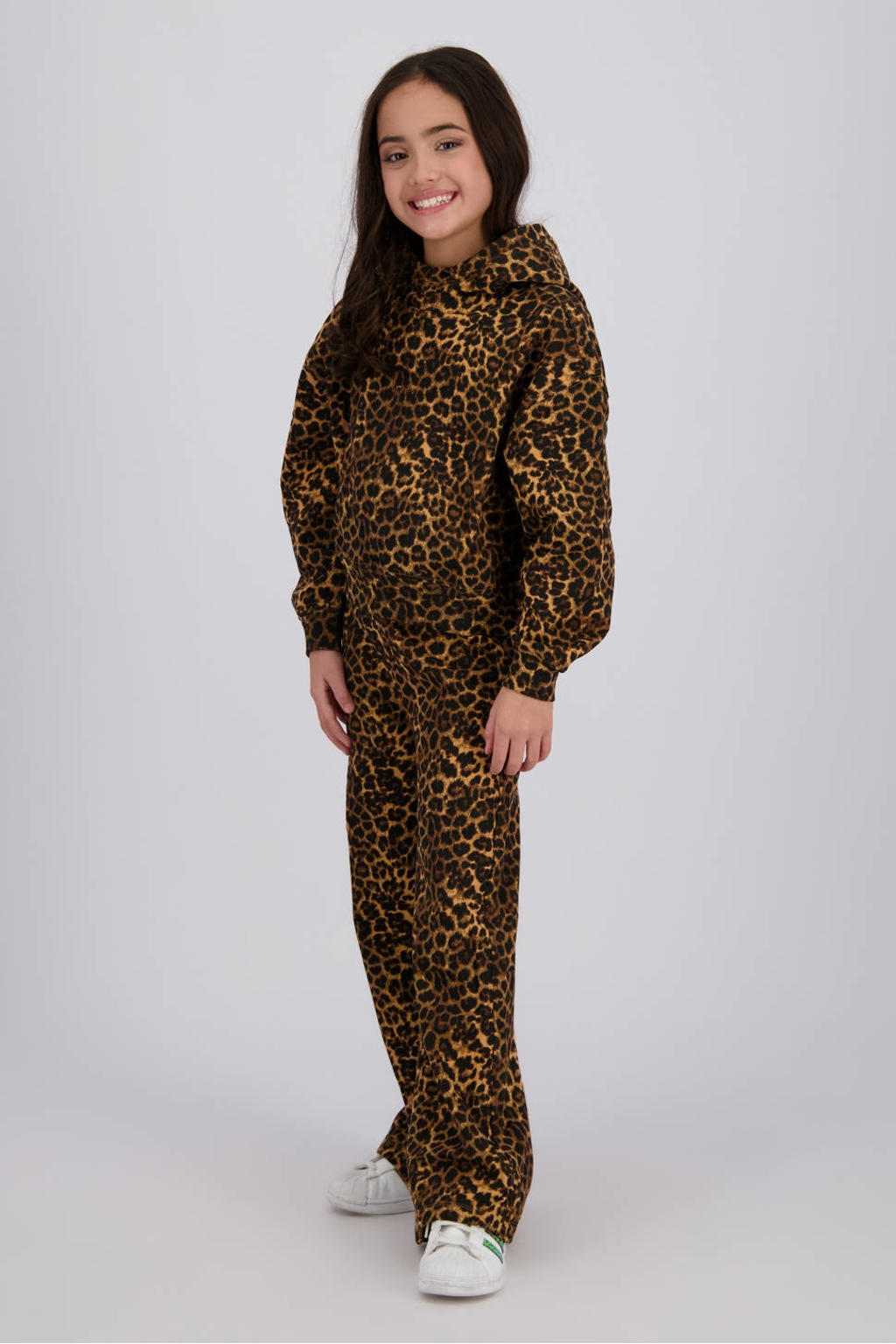 Bruine meisjes Vingino wide leg joggingbroek van sweat materiaal met high waist en dierenprint