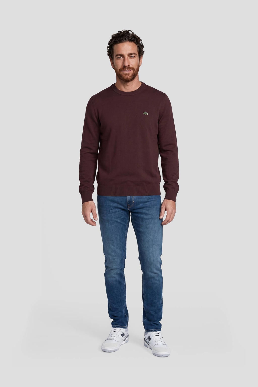 Roodbruine heren Lacoste regular fit gebreide trui bruin van katoen met effen, lange mouwen en ronde hals