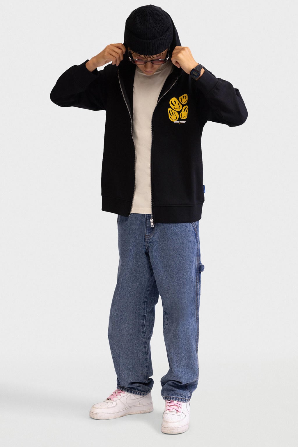Zwarte jongens Redefined Rebel sweatvest met backprint, lange mouwen, capuchon en ritssluiting