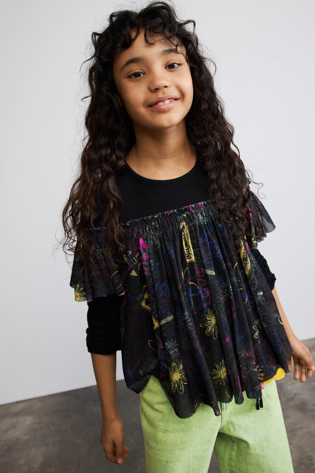 Zwart, geel en roze meisjes Desigual gebreide top en print met lange mouwen en ronde hals