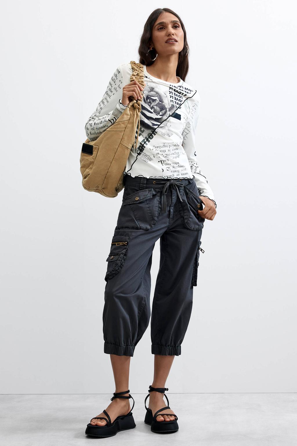 Wit en zwarte dames Desigual top met lange mouwen en ronde hals