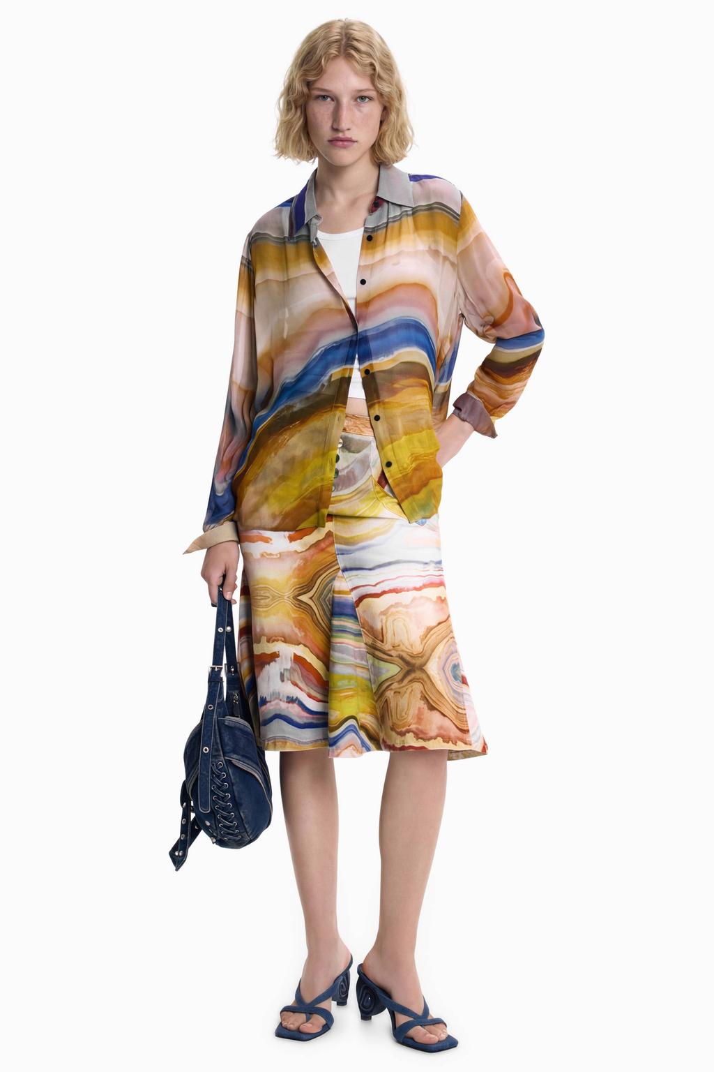 Multikleurige dames Desigual blouse meerkleurig van polyester met lange mouwen, klassieke kraag en knoopsluiting