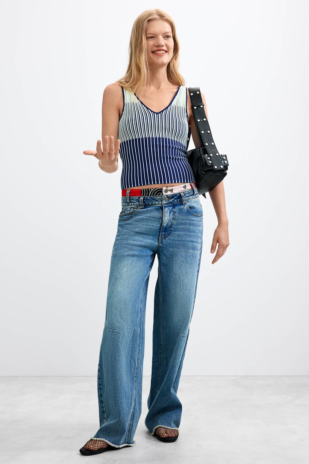 Medium blue denim dames Desigual wide leg jeans mediumblauw van denim met rits- en knoopsluiting en effen