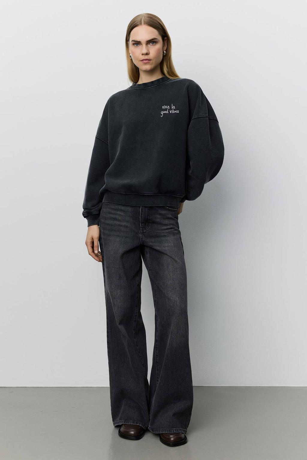 Zwarte dames Sofie Schnoor katoenen sweater met backprint, lange mouwen en ronde hals