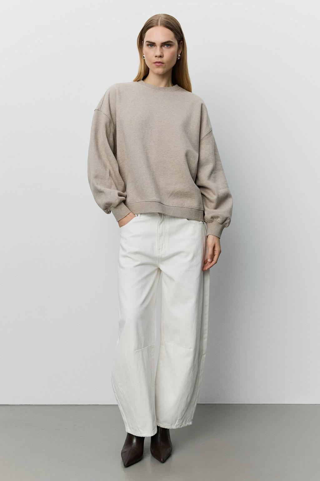 Beige dames Sofie Schnoor sweater van katoen met backprint, lange mouwen, ronde hals en plooien