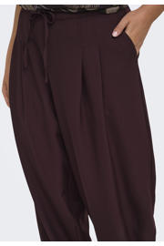 thumbnail: ONLY CARMAKOMA Carveras Hw Barrel Tailored Pant Tlr broek Plus Size - donkerrood