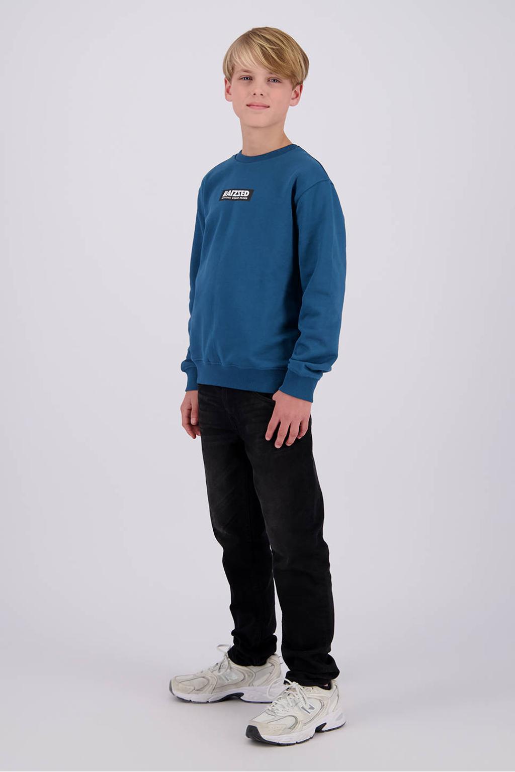 Blauwe jongens Raizzed sweater met logo dessin, lange mouwen, ronde hals en geribde boorden