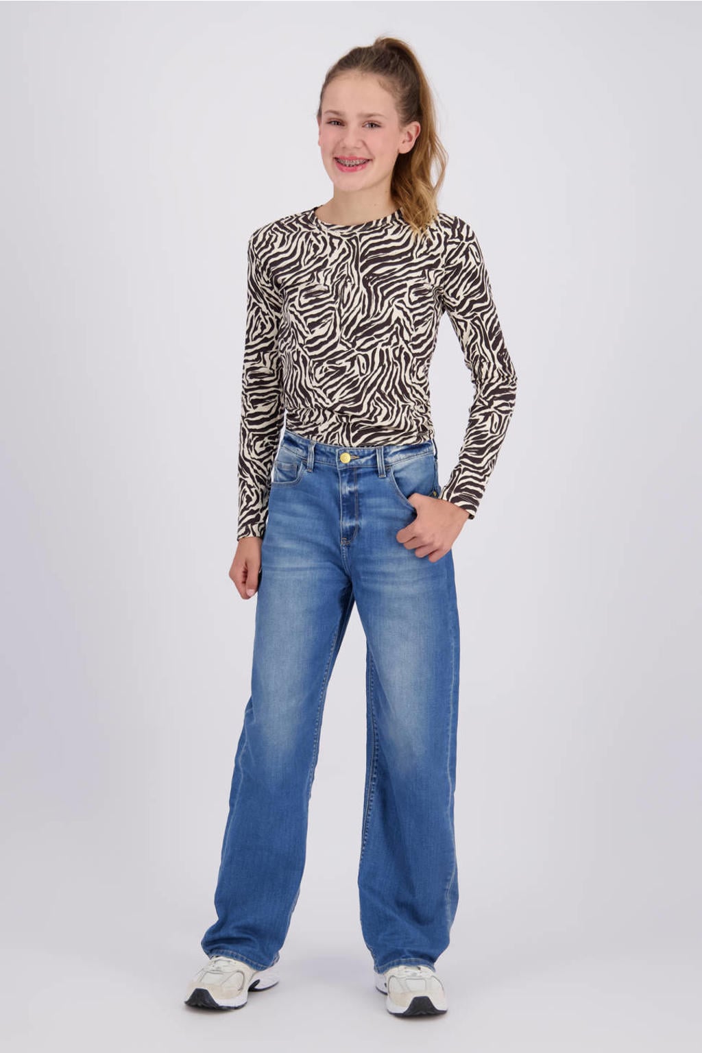 Medium blue denim meisjes Raizzed Mississippi wide leg jeans mediumblauw van denim met rits- en knoopsluiting en effen