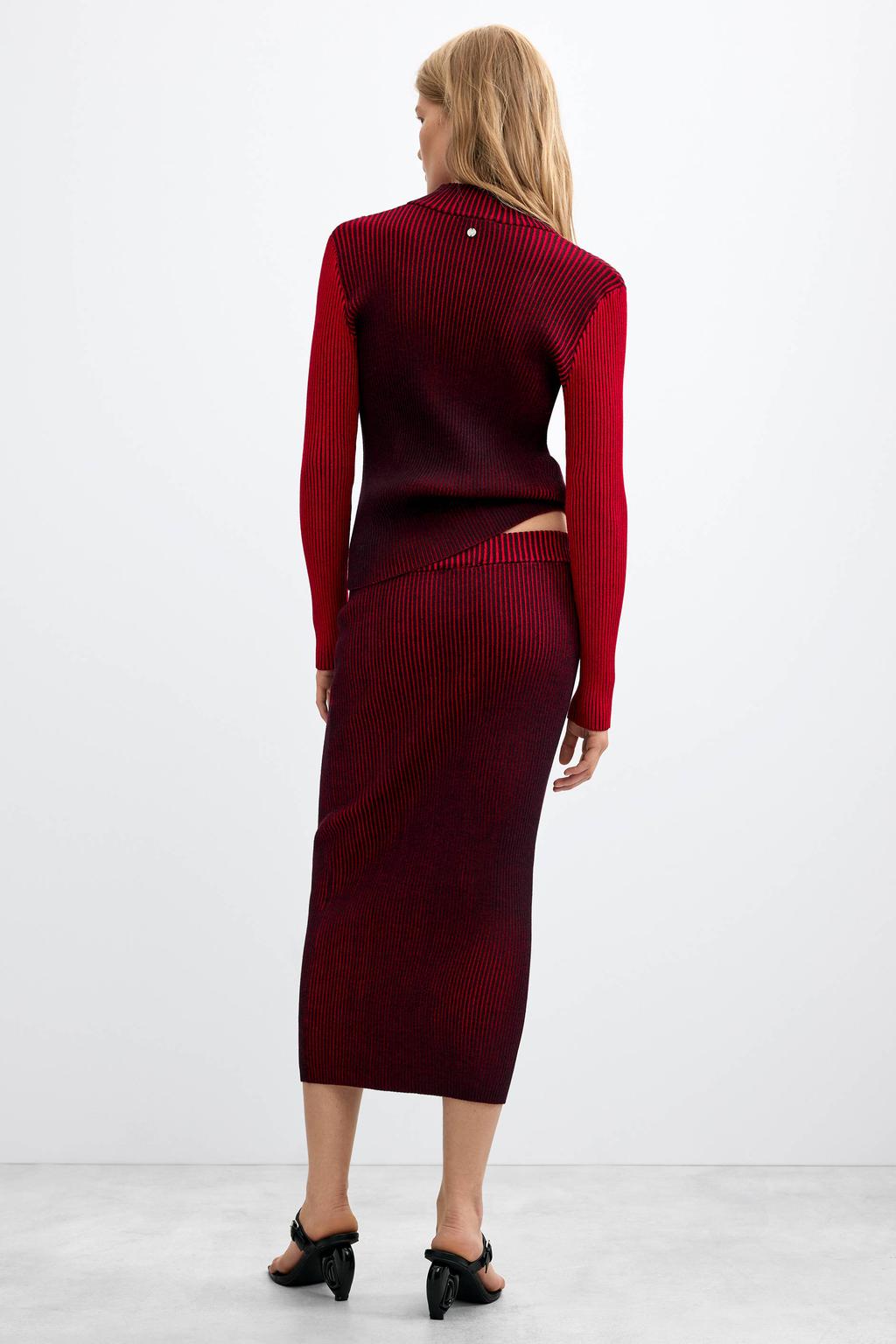 Rode dames Desigual midi rok gemaakt van viscose en met elastische tailleband