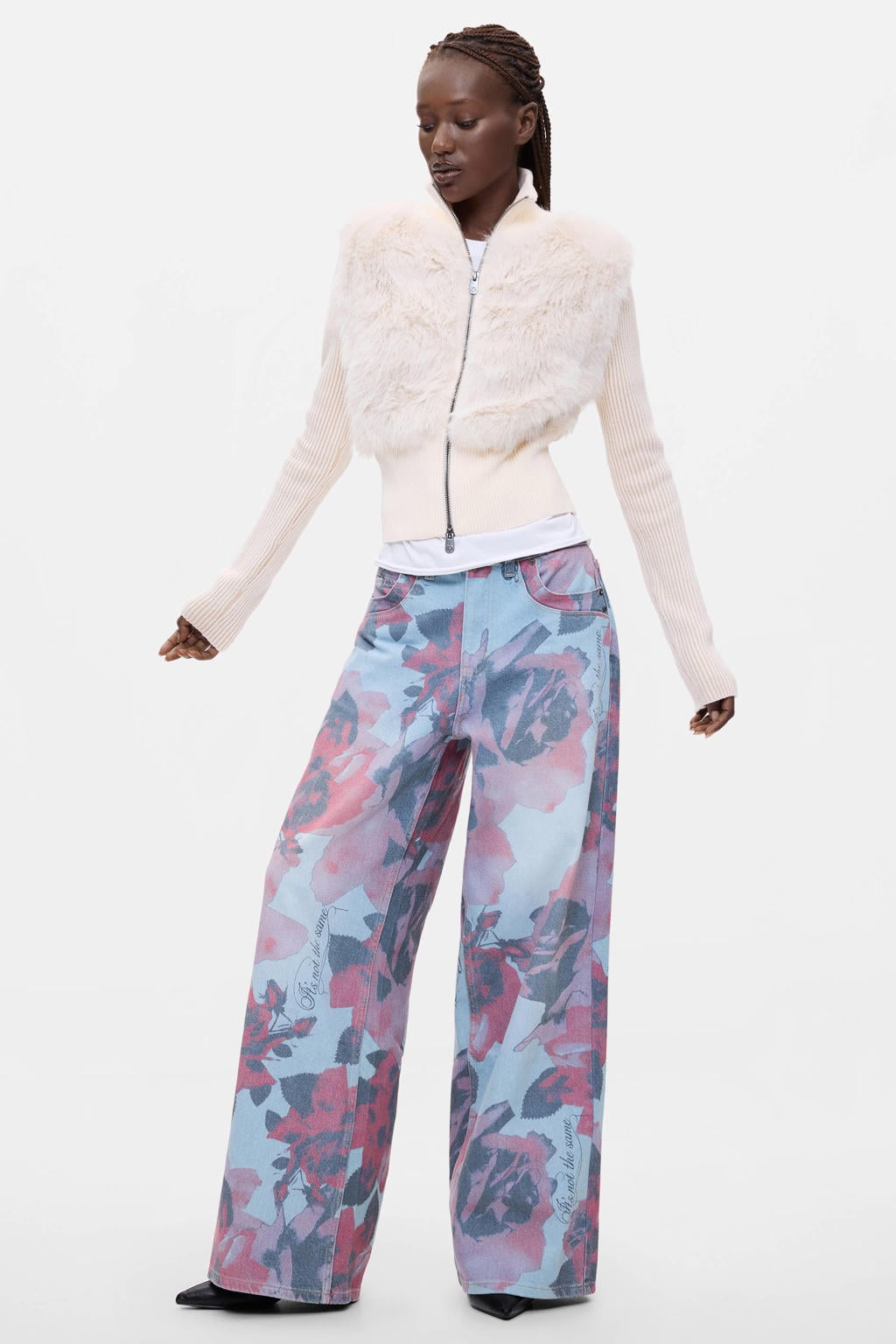 Ecru dames Desigual gebreide vest van imitatiebont met effen, lange mouwen, opstaande kraag en ritssluiting