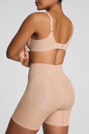 thumbnail: SPANXsculpt™ GoFigure seamless sterk corrigerende Mid Thigh short - lichtbeige