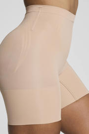 thumbnail: SPANXsculpt™ GoFigure mid thigh seamless sterk corrigerende short - lichtbeige