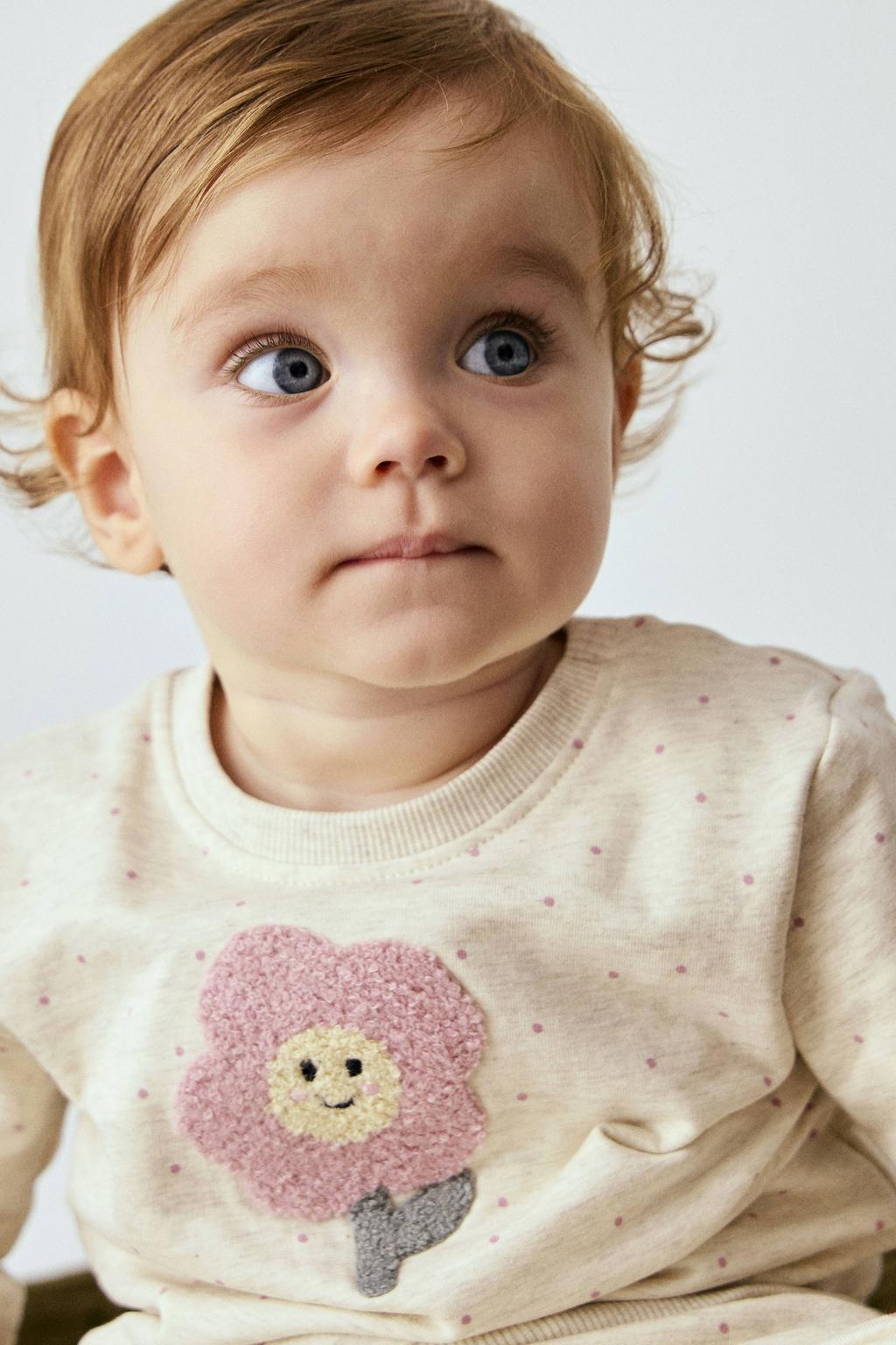 Beige en roze meisjes NAME IT BABY sweater met stippenprint, lange mouwen, ronde hals, drukknoopsluiting en geribde boorden