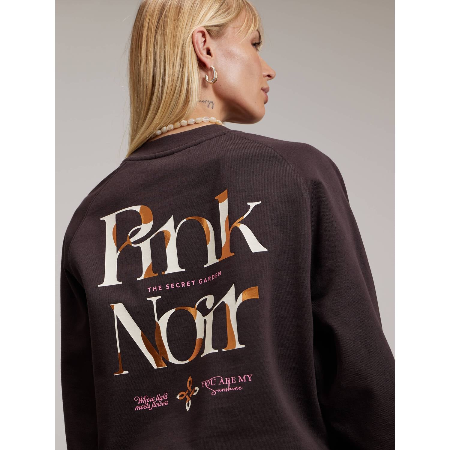 Pink Noir katoenen sweater met backprint bruin