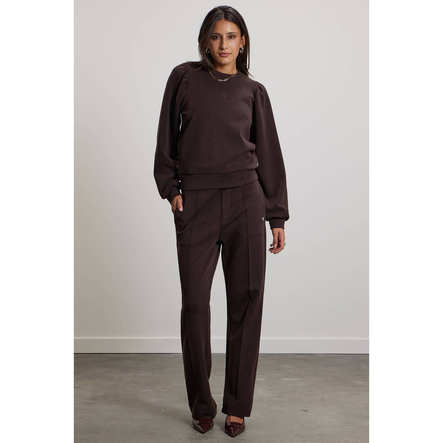 Pink Noir sweater bruin